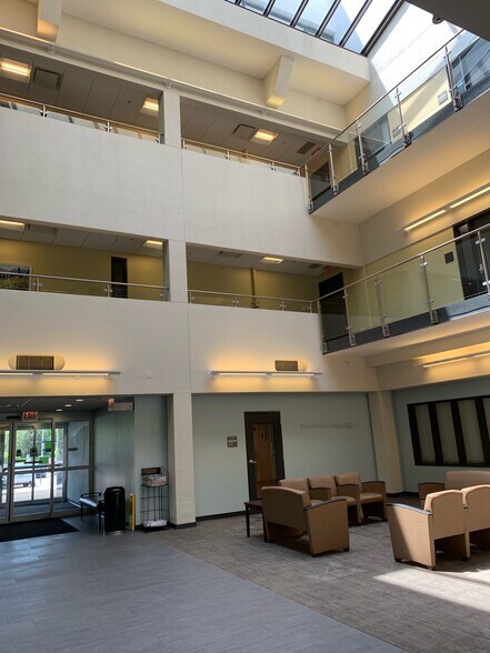 More Photos Of 1100 W Central Rd, Arlington Heights Medical For Lease