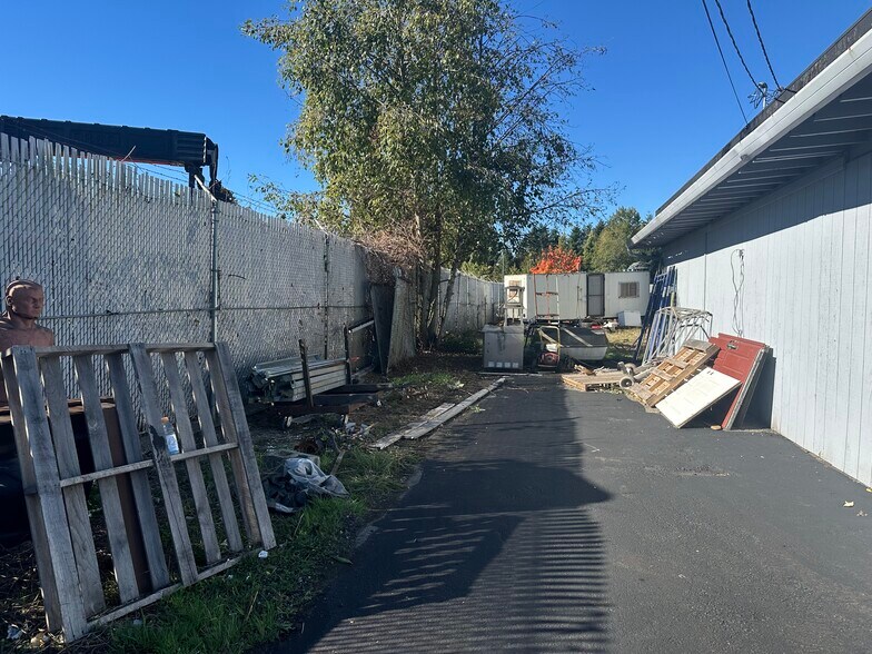 More Photos Of 5722 112th St E, Puyallup Manufacturing For Sale