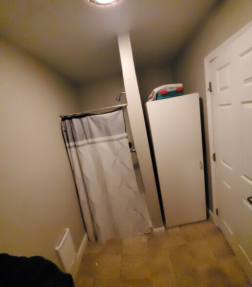 More Photos Of 22 Gauthier Rd, Epsom Industrial For Lease