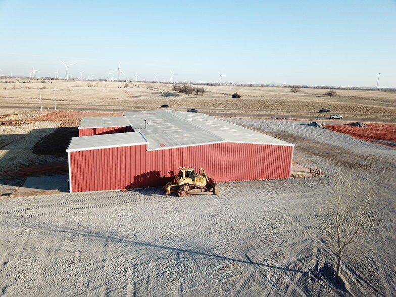 More Photos Of 6798 NW Expressway, Okarche Manufacturing For Lease