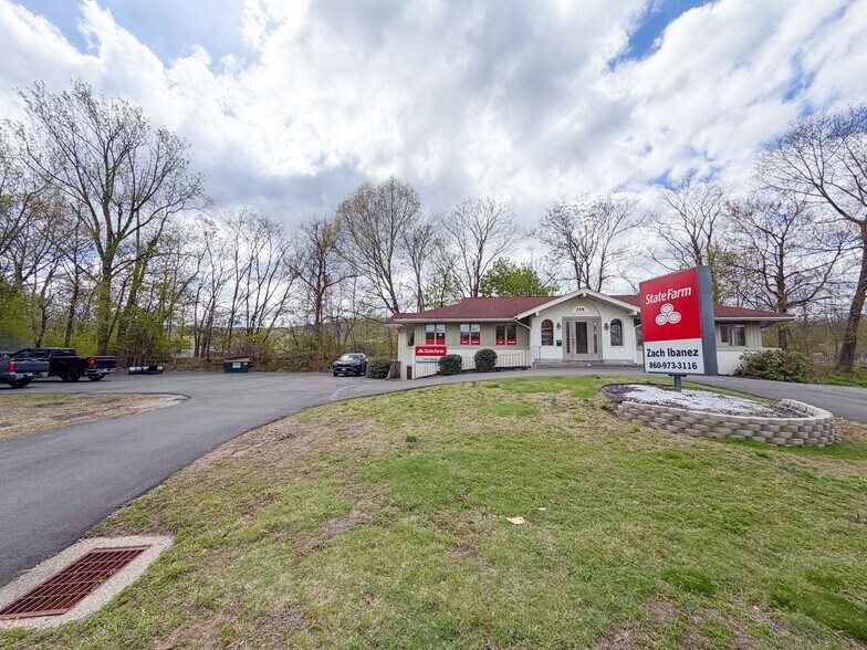 More Photos Of 258 Middle St, Bristol Medical For Sale