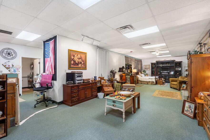 More Photos Of 1875 N State Highway CC, Nixa General Retail For Lease