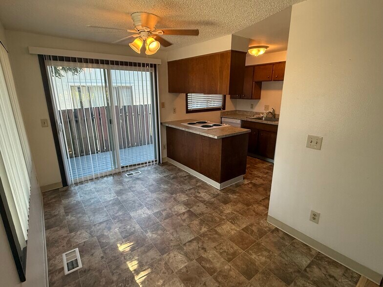 More Photos Of 3321-3323 SE 12th St, Gresham Apartments For Sale