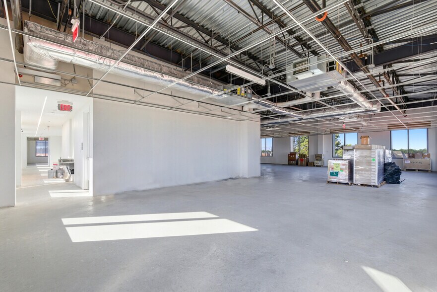 More Photos Of 10402 Valley Forge Dr, Houston Office For Lease