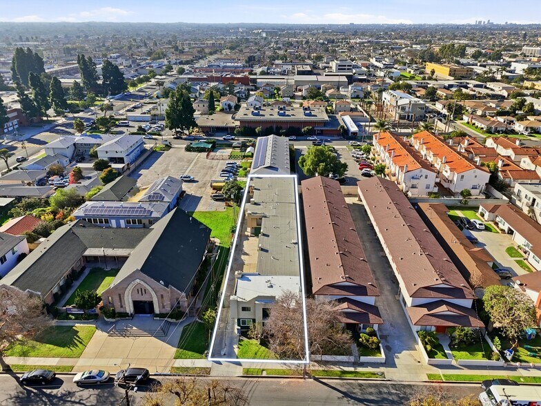 More Photos Of 16105 S Denker Ave, Gardena Multifamily For Sale