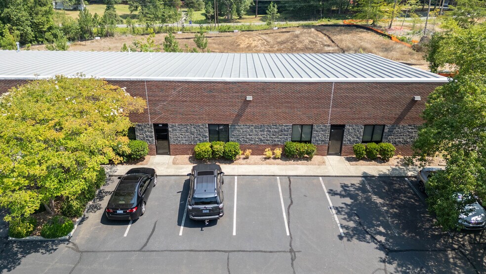 More Photos Of 600 Meadowlands Dr, Hillsborough Research And Development For Lease
