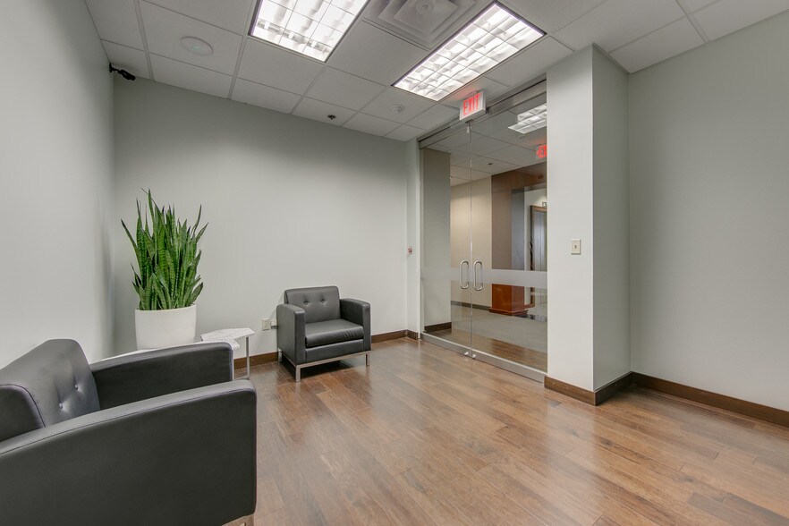 More Photos Of 4100 spring valley Rd, Dallas Loft Creative Space For Lease