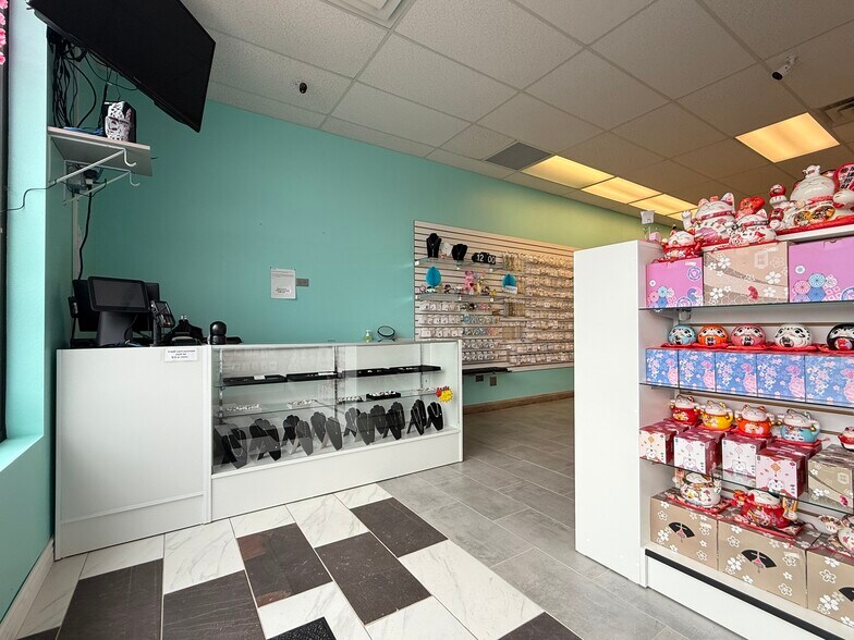 More Photos Of 806 Wacker Dr, Dubuque Restaurant For Lease