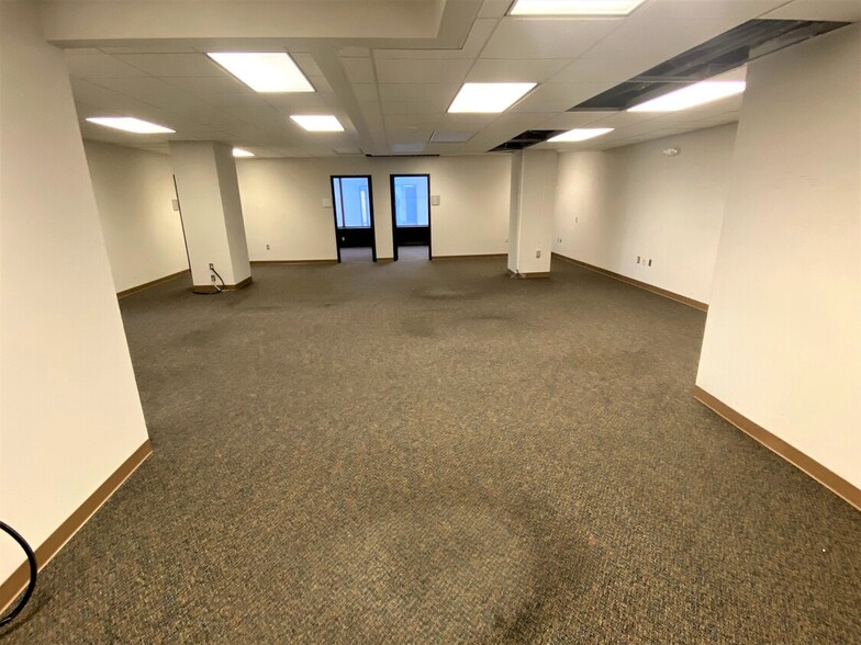 More Photos Of 500 E Main St, Norfolk Office Residential For Lease