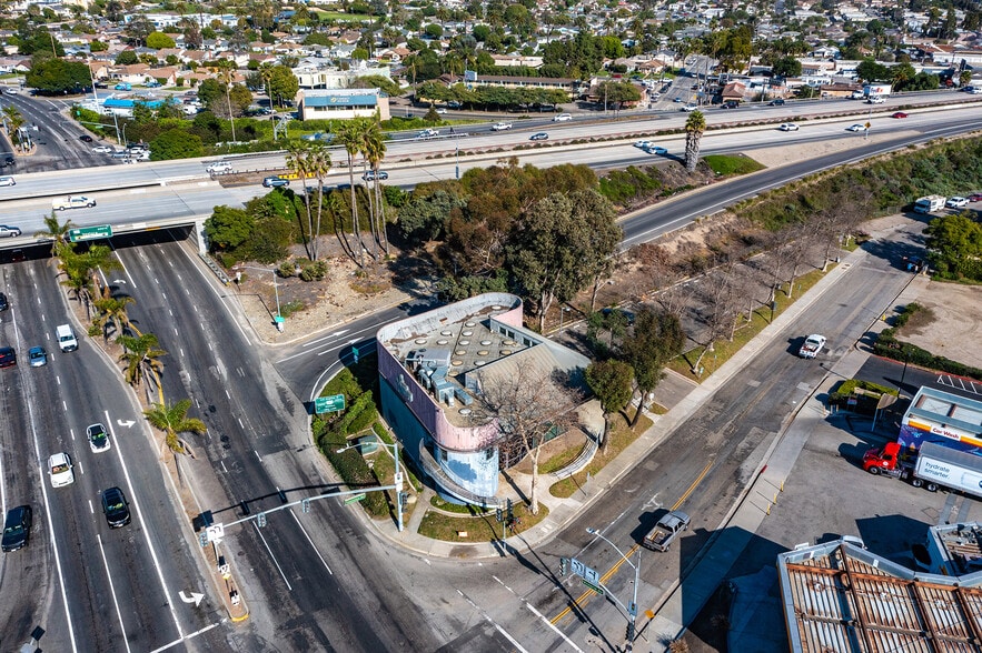 More Photos Of 5801 Valentine Rd, Ventura Freestanding For Lease