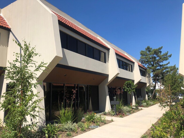 More Photos Of 9253-9259 Eton Ave, Chatsworth Warehouse For Lease