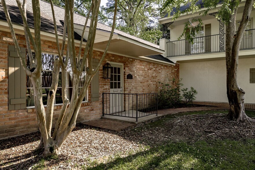 More Photos Of 673 E Airport Ave, Baton Rouge Office Residential For Sale