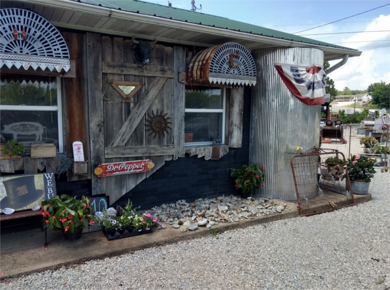 More Photos Of 15 Main St, Mammoth Spring Office For Sale