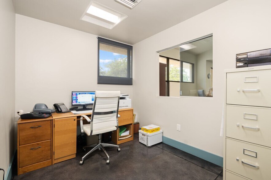 More Photos Of 2239 15th St, Sarasota Warehouse For Sale