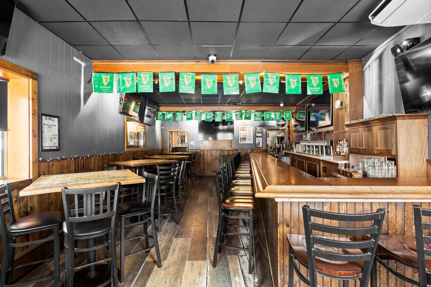 More Photos Of 367 Delaware Ave, Delmar Bar For Sale