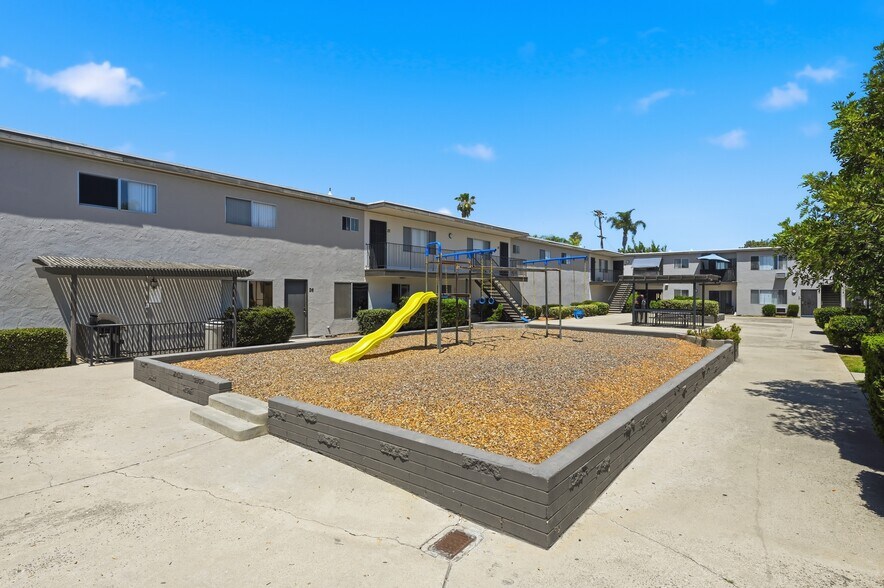 More Photos Of 444 Graves Ave, El Cajon Apartments For Sale
