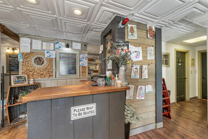 More Photos Of 40 Main St, Goffstown Restaurant For Sale