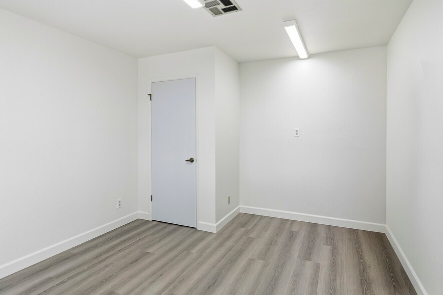 More Photos Of 593 Industrial Pky, Hayward Warehouse For Sale