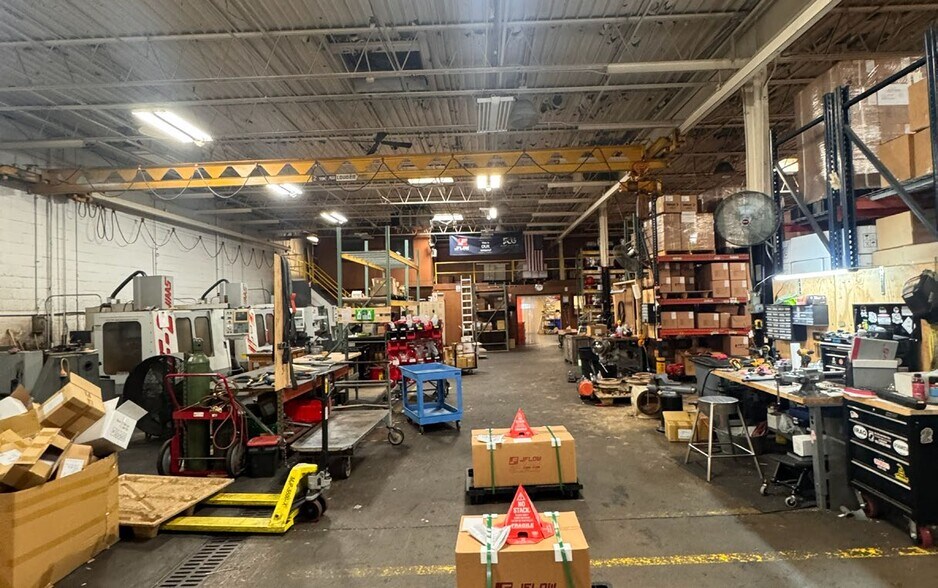 More Photos Of 4665 Interstate Dr, Cincinnati Warehouse For Sale
