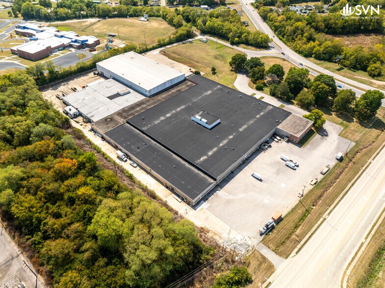 More Photos Of 695 N Main St, Winchester Industrial For Sale