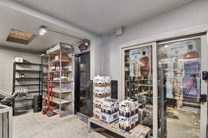 More Photos Of 3715 International Blvd, Oakland Convenience Store For Sale