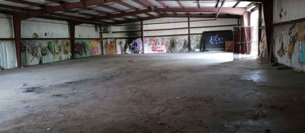 More Photos Of 1562 E Forrest Ave, East Point Industrial For Sale