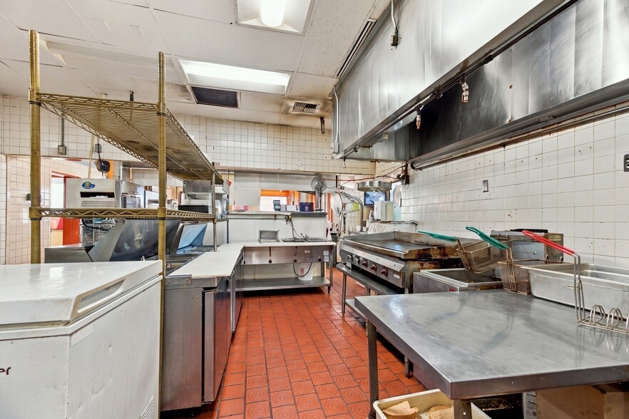 More Photos Of 5033 N 67th Ave, Glendale Fast Food For Sale