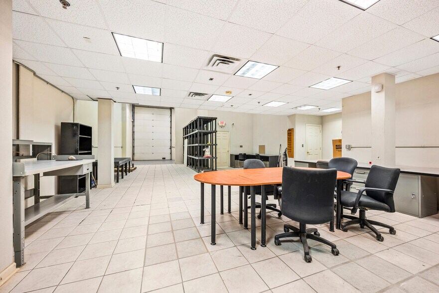 More Photos Of 5 Ilene Ct, Hillsborough Unknown For Lease