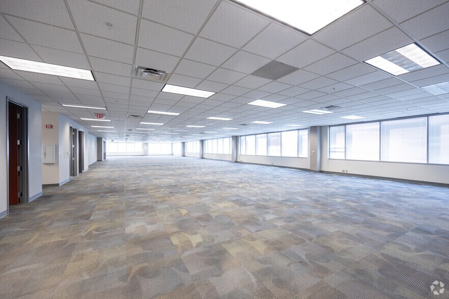 More Photos Of 925 North Point Pky, Alpharetta Office For Lease