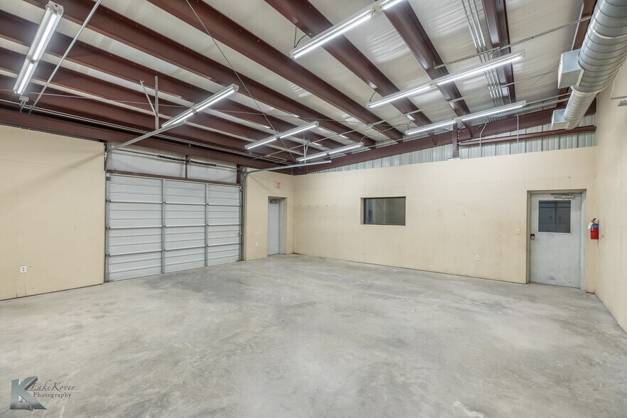 More Photos Of 10027 S Frontage Rd, Clyde Manufacturing For Sale