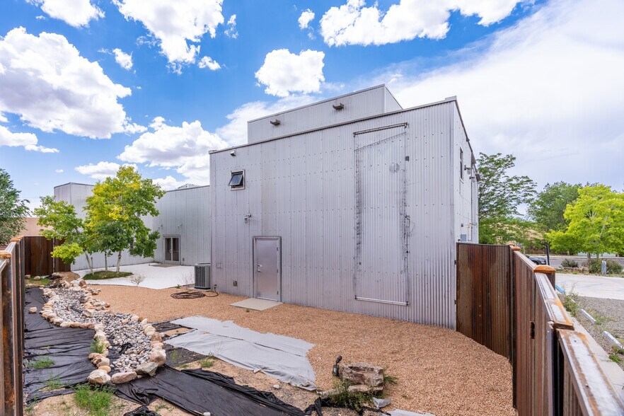 More Photos Of 1226 Flagman Way, Santa Fe Office For Sale