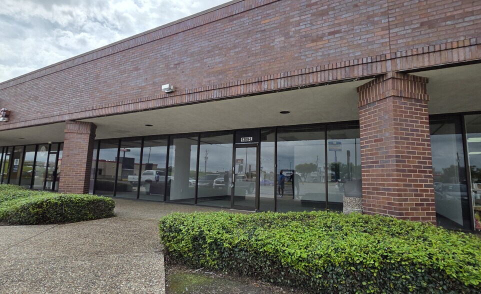 More Photos Of 1309 W Fairmont Pky, La Porte Unknown For Lease