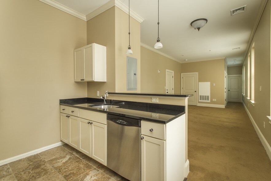 More Photos Of 28 Chestnut St, Foxborough Apartments For Sale