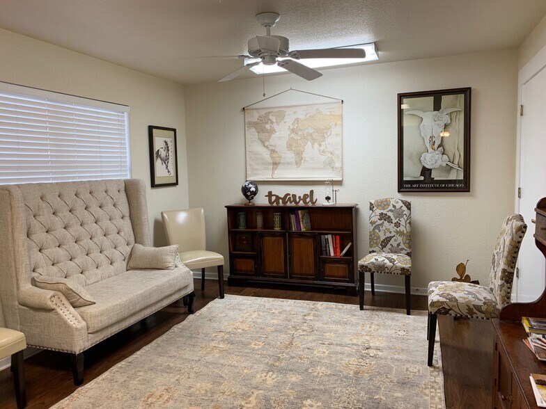 More Photos Of 207 Lake Rd, Belton Office For Lease