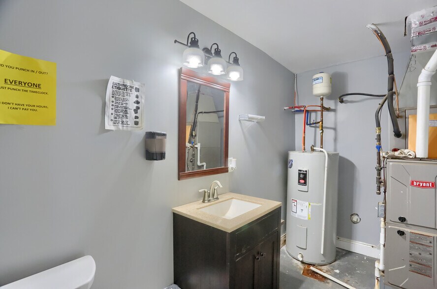 More Photos Of 115 W Main St, Evans City Freestanding For Sale