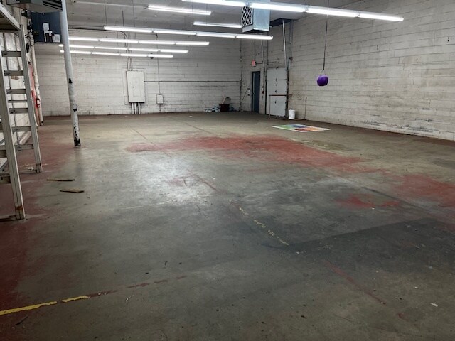 More Photos Of 1480 Pearl Rd, Brunswick General Retail For Sale