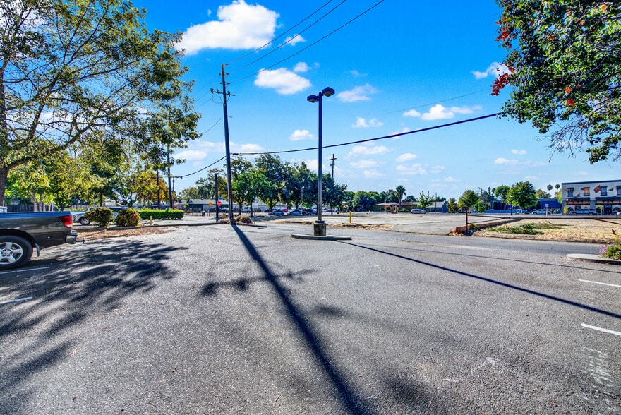 More Photos Of 814 Court St, Woodland Rehabilitation Center For Sale