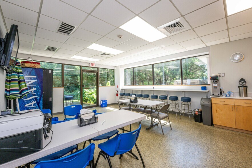 More Photos Of 128 Long Hill Cross Rd, Shelton Manufacturing For Sale