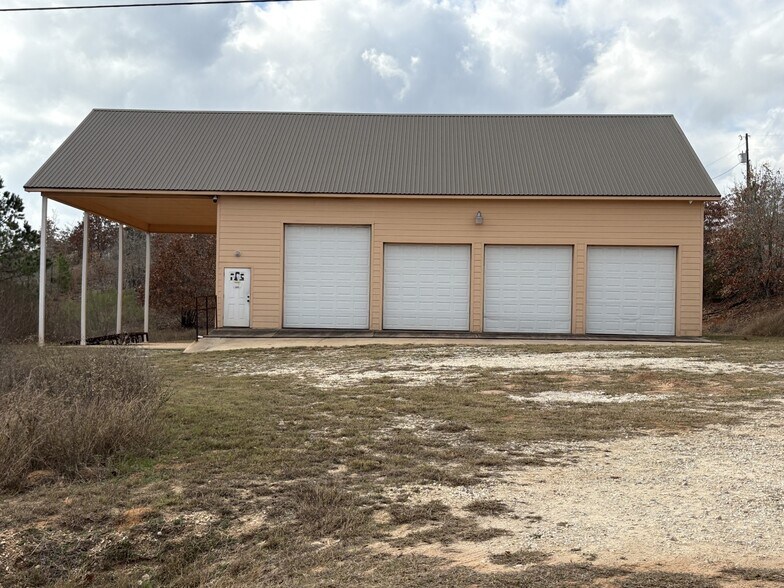 Primary Photo Of 152 152(B) Pine Tree Loop, Bastrop Flex For Lease