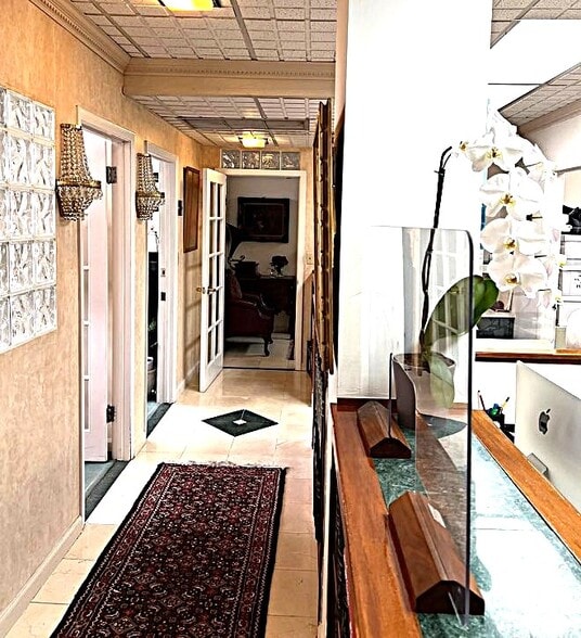 More Photos Of 420 S Dixie Hwy, Coral Gables Loft Creative Space For Sale