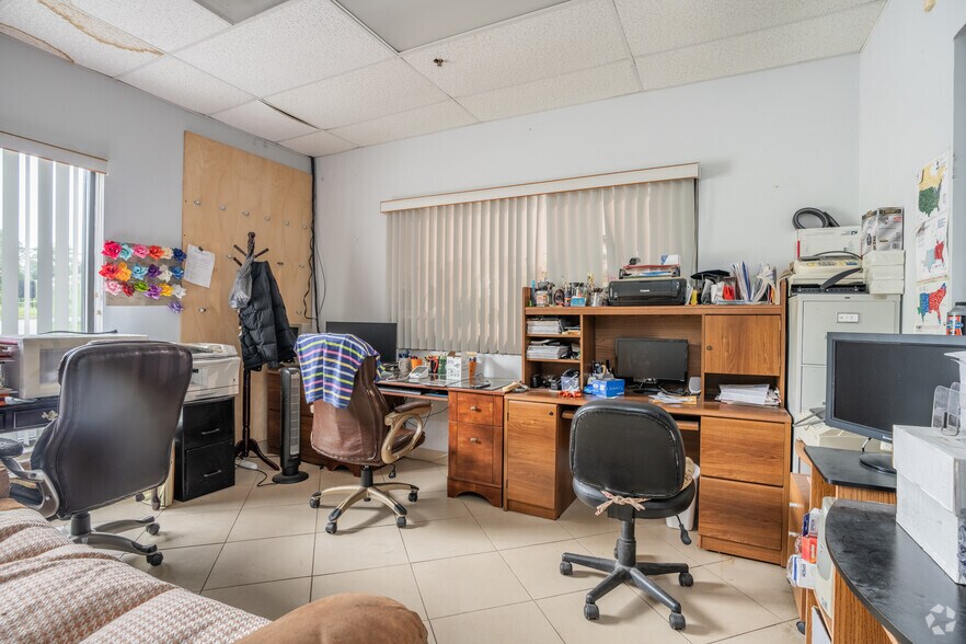More Photos Of 740 Veterans Memorial Hwy SE, Mableton Warehouse For Sale