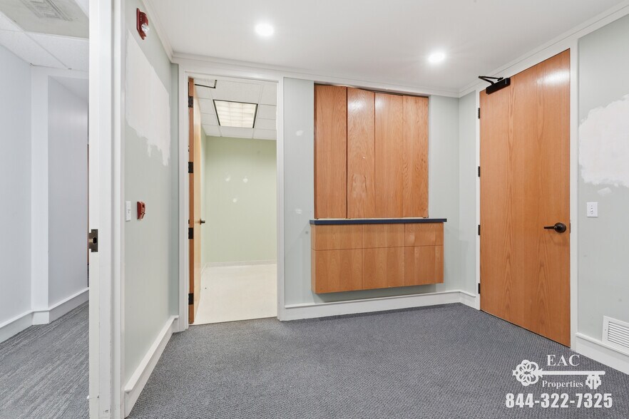 More Photos Of 887 Bridgeport Ave, Shelton Medical For Lease