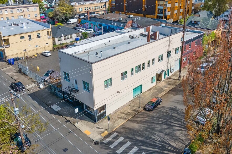 More Photos Of 3425 SE Yamhill St, Portland Loft Creative Space For Sale
