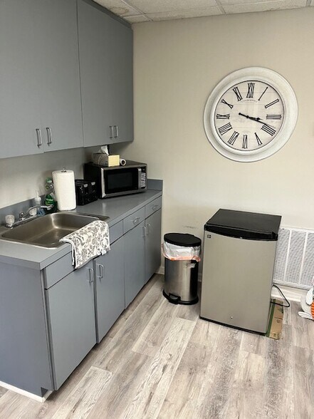 More Photos Of 721 N McKenzie St, Foley Self Storage For Sale