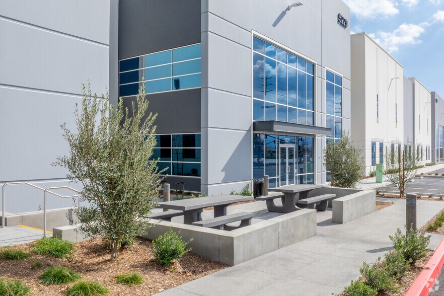 More Photos Of 5200-5210 Hamner, Eastvale Unknown For Lease