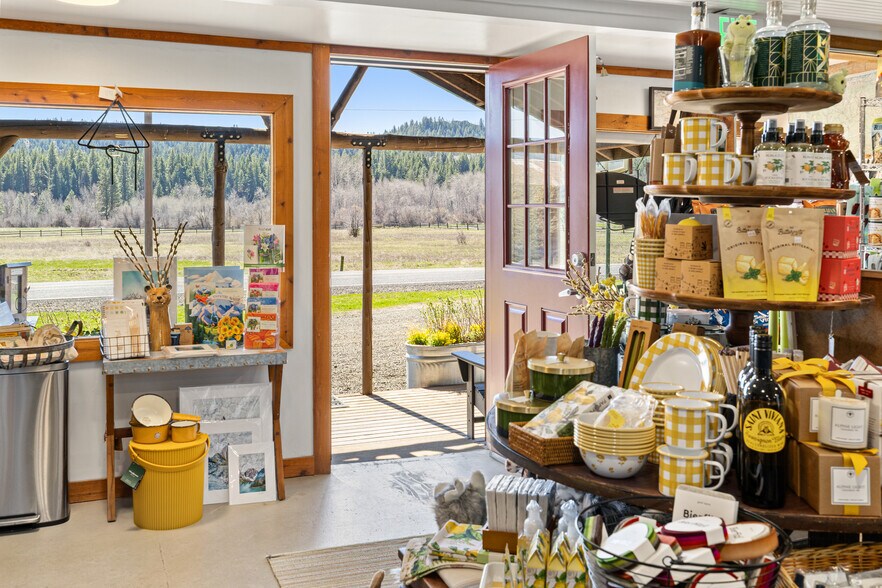 More Photos Of 10692 Teanaway Rd, Cle Elum Convenience Store For Sale