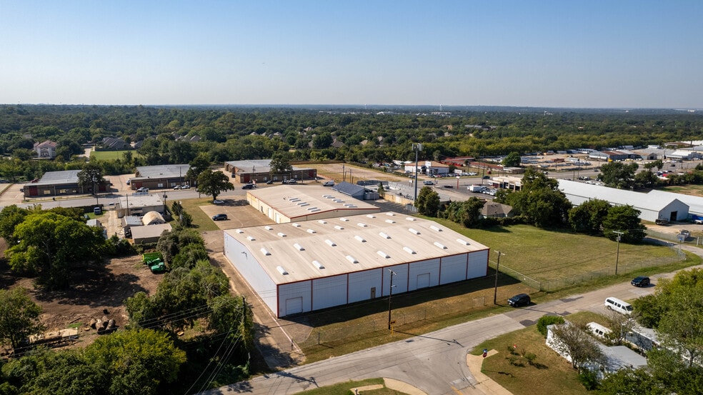 More Photos Of 1841 W Division St, Arlington Warehouse For Sale