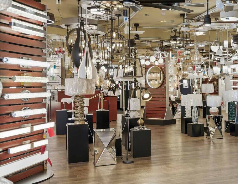 More Photos Of 658 N Tustin St, Orange Freestanding For Sale