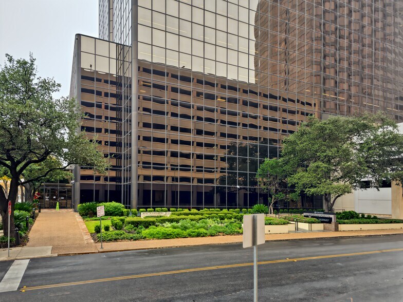 More Photos Of 700 N Saint Marys St, San Antonio Coworking Space