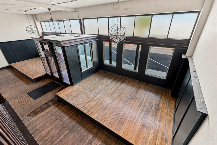 More Photos Of 204 S Broadway, Salisbury Specialty For Sale